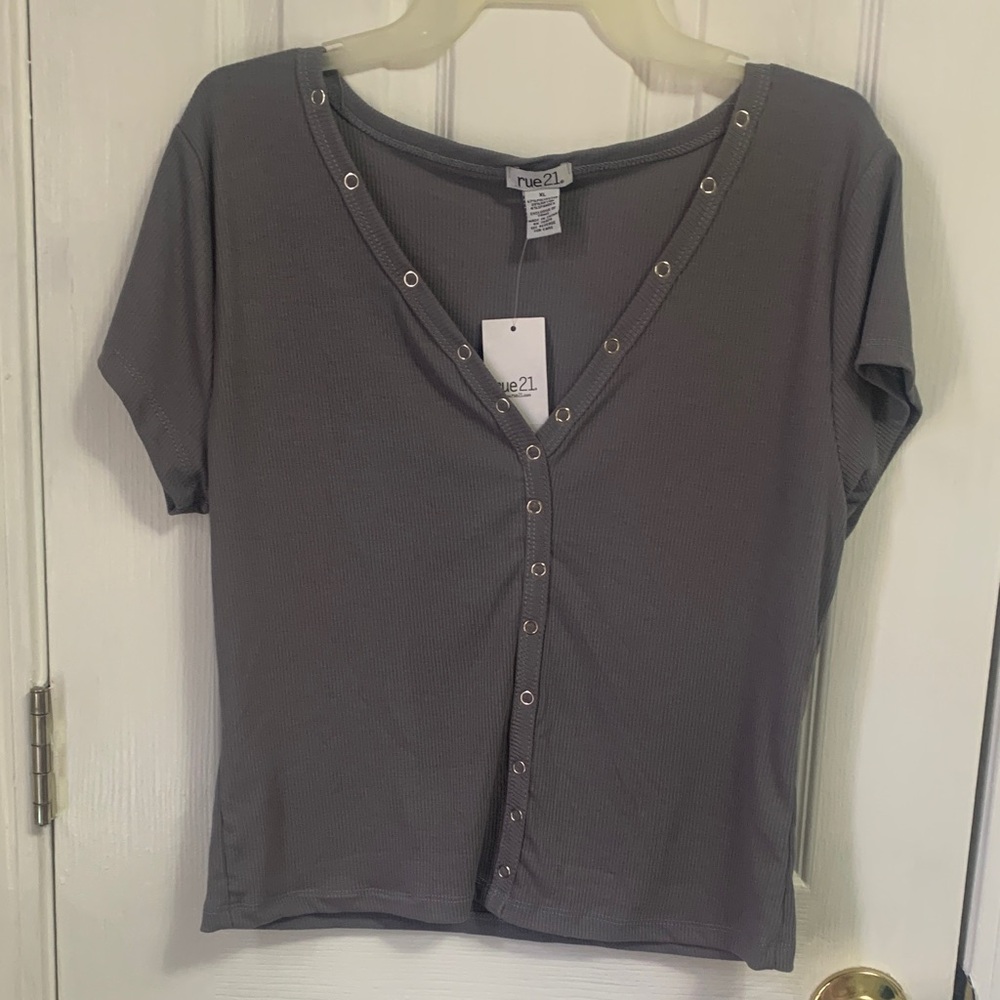 Rue21 Gray Button-Down Crop Top